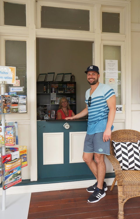 Ellie's Guesthouse - Travel Agents 0