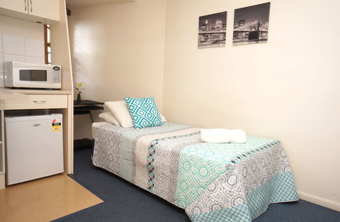 Ellie's Guesthouse - Travel Agents 5