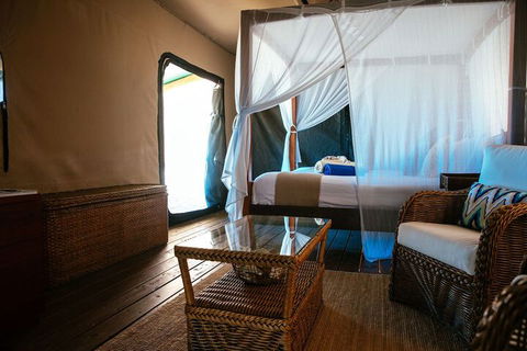 Sal Salis - Travel Agents 6