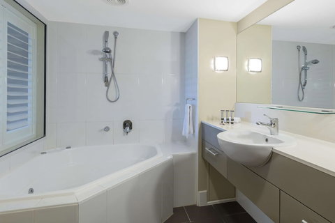 Oaks Hervey Bay Resort And Spa - Travel Agents 2