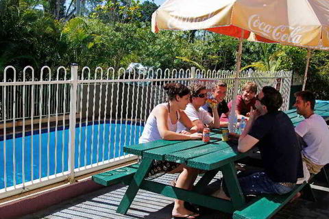Palace Backpackers Hervey Bay - Travel Agents 2