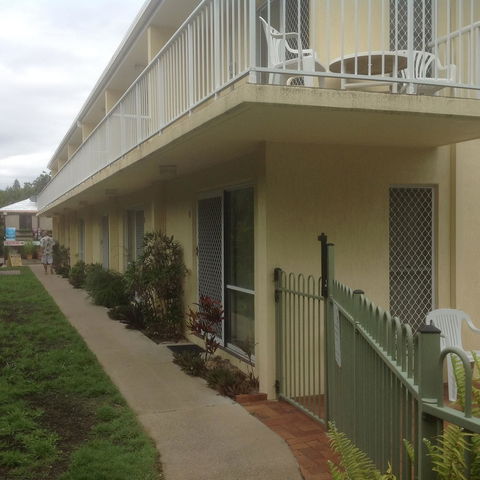 Bayshores Holiday Apartments - Travel Agents 0
