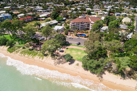 Charlton Apartments - Travel Agents 6