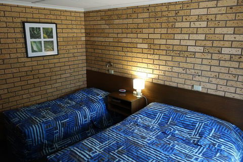 Newell Motor Inn - Narrandera - Travel Agents 4