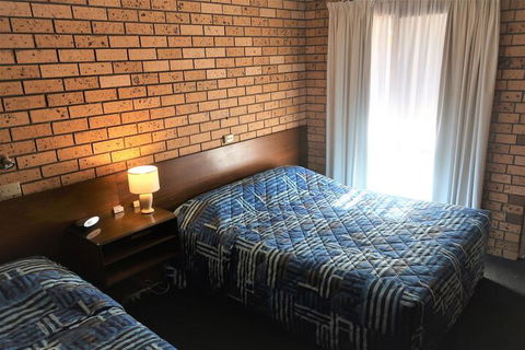 Newell Motor Inn - Narrandera - Travel Agents 7