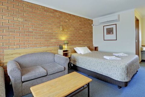 Always Welcome Motel - Travel Search 7