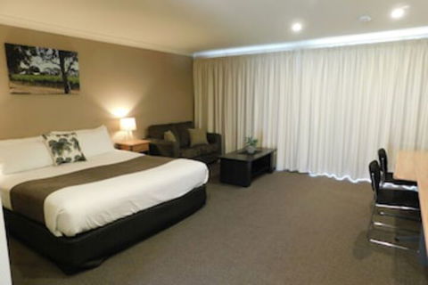 Alexander Cameron Suites - Travel Agents 0
