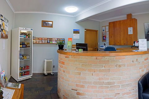 Rest Point Motor Inn - Tourism Guide 2