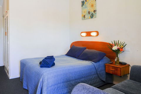 Rest Point Motor Inn - Tourism Guide 3