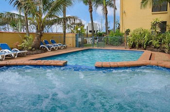 Kalua Holiday Apartments - Tourism Guide 0
