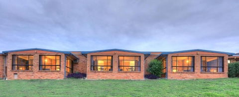 Jacaranda Motor Lodge - Tourism Guide 1