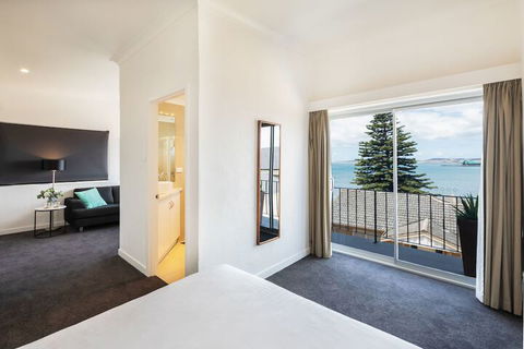 Bay 10 Accommodation - Travel Agents 5