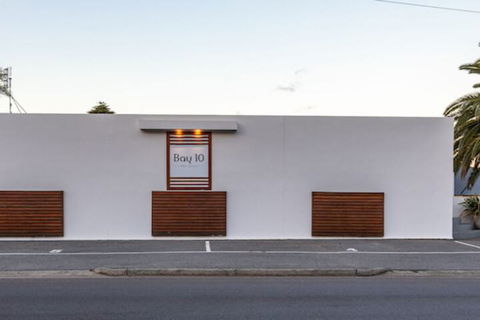 Bay 10 Accommodation - Travel Agents 2