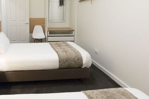 Bay 10 Accommodation - Travel Agents 7