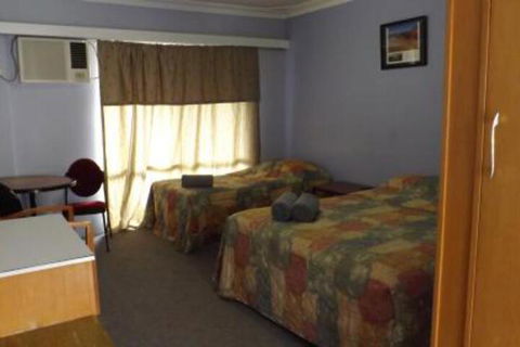 Collie Motel - Travel Agents 4