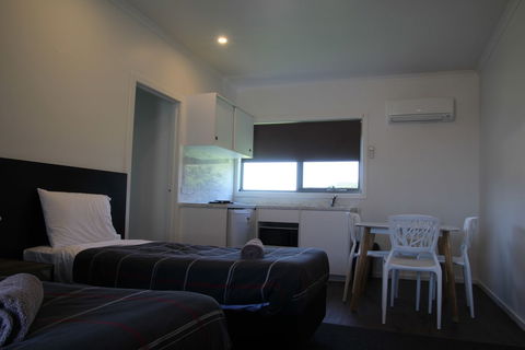 Southern Ocean Motor Inn - Tourism Guide 5