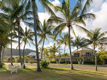 Horseshoe Bay QLD Travel Search