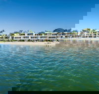 Noosa Harbour Resort - Cruises Travel