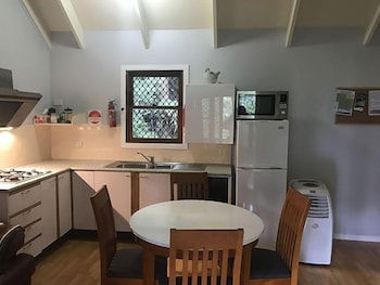 Barrington Wilderness Cedar Lodge Accommodation - Tourism Guide 4