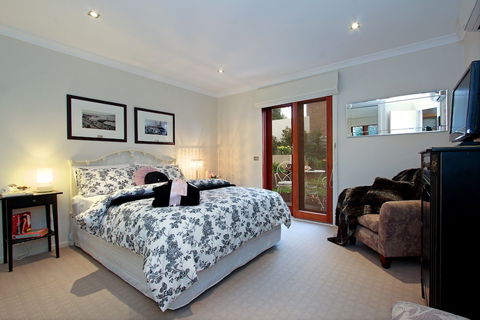 The Guest Room Mt. Martha - Travel Agents 6