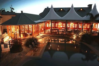 Tinaroo Lake Resort - Travel Agents 5