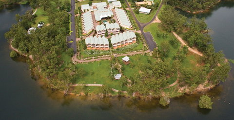 Tinaroo Lake Resort - Travel Agents 0