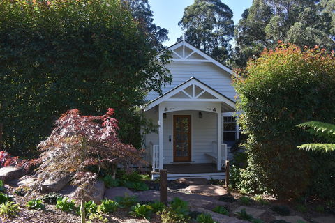 Gatehouse Cottage At Merrow Cottages - Mt Dandenong - Travel Agents 1