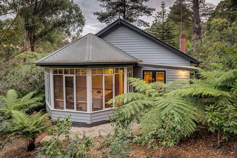 Gatehouse Cottage At Merrow Cottages - Mt Dandenong - Travel Agents 2