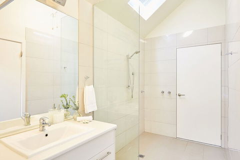 Great Ocean Walk Retreat - Travel Search 6