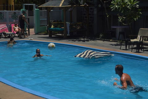 Youth Shack Backpackers - Hostel - Travel Agents 3