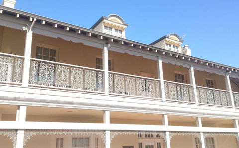 The Clifton & Grittleton Lodge - Travel Search 1
