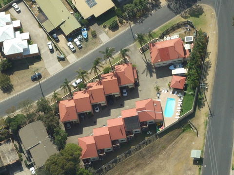 Sapphire Court Holiday Units - Travel Search 3