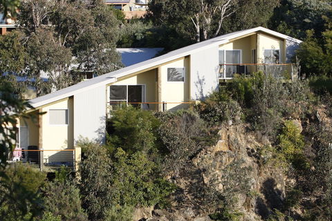 Tathra Beach House Apartments - Travel Search 4