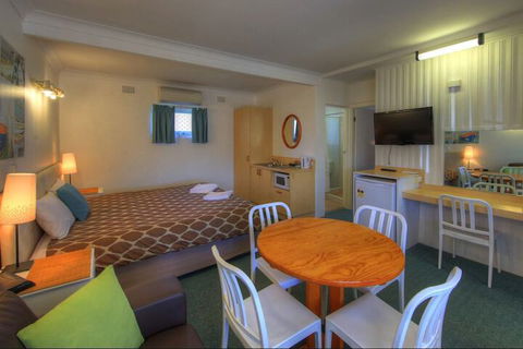 Bermagui Motor Inn - Travel Agents 5