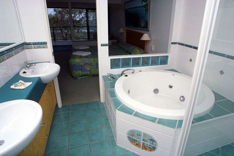 Coral Cove Resort - Travel Search 4