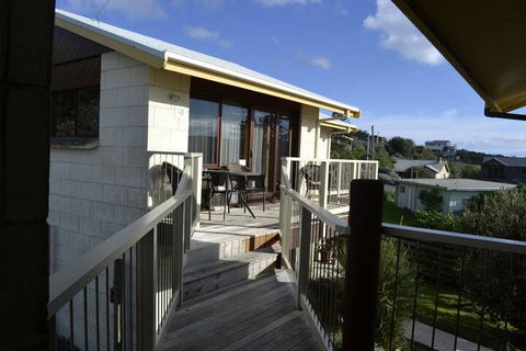 Loch Ard Motor Inn - Tourism Guide 1