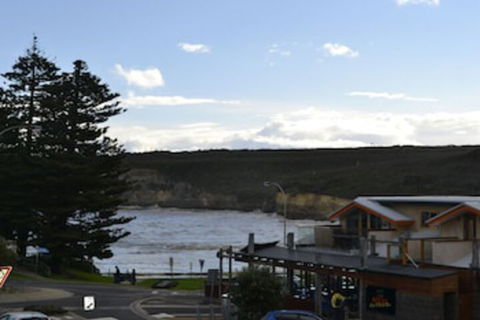 Loch Ard Motor Inn - Tourism Guide 0
