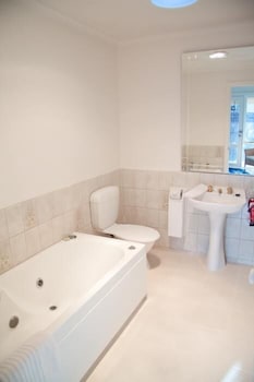 Yarra Glen Racecourse Apartments - Tourism Guide 2