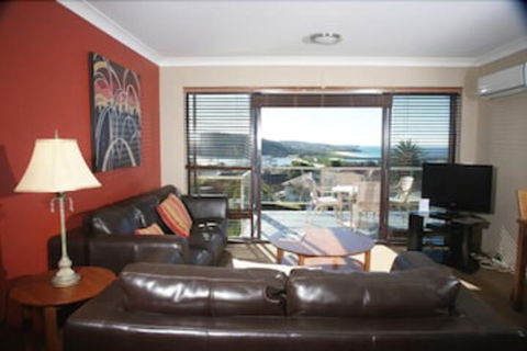 Whale Motor Inn And Restaurant - Cruises Travel 7