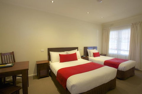 Amaroo Motel - Travel Search 4