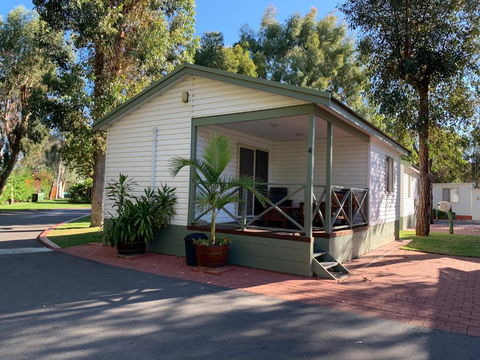 Mandurah Caravan & Tourist Park - Cruises Travel 2