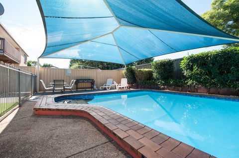 Jacaranda Place Motor Inn - Tourism Guide 4