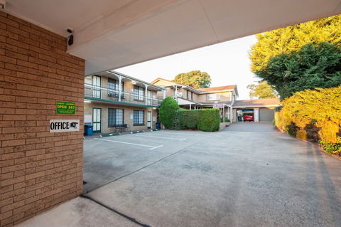Jacaranda Place Motor Inn - Tourism Guide 1