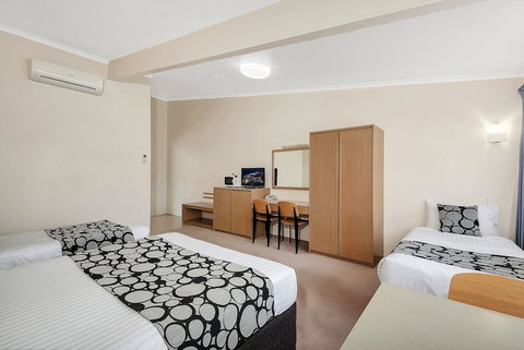Econo Lodge Toowoomba Motel & Events Centre - Travel Agents 5