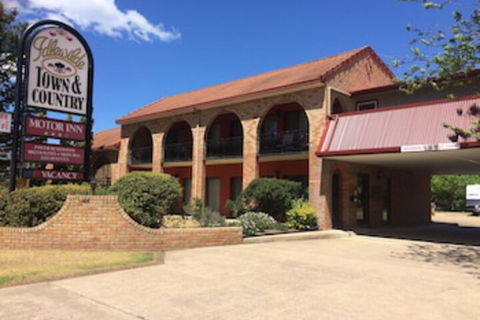 Idlewilde Town & Country Motor Inn - Travel Search 0