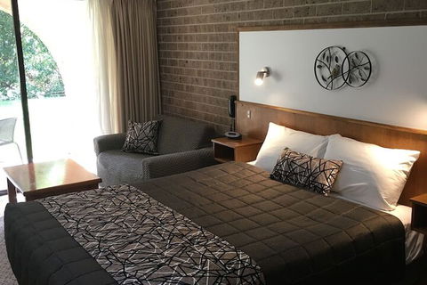 Idlewilde Town & Country Motor Inn - Travel Search 6