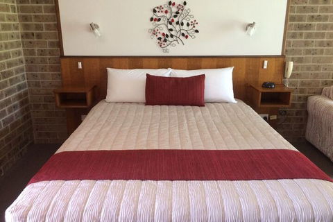 Idlewilde Town & Country Motor Inn - Travel Search 7