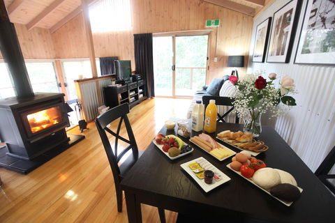 Belle's At Montville - Travel Search 6