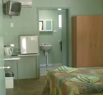 Tully Motel - Travel Search 6