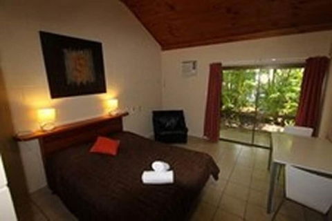 Tully Motel - Travel Search 4